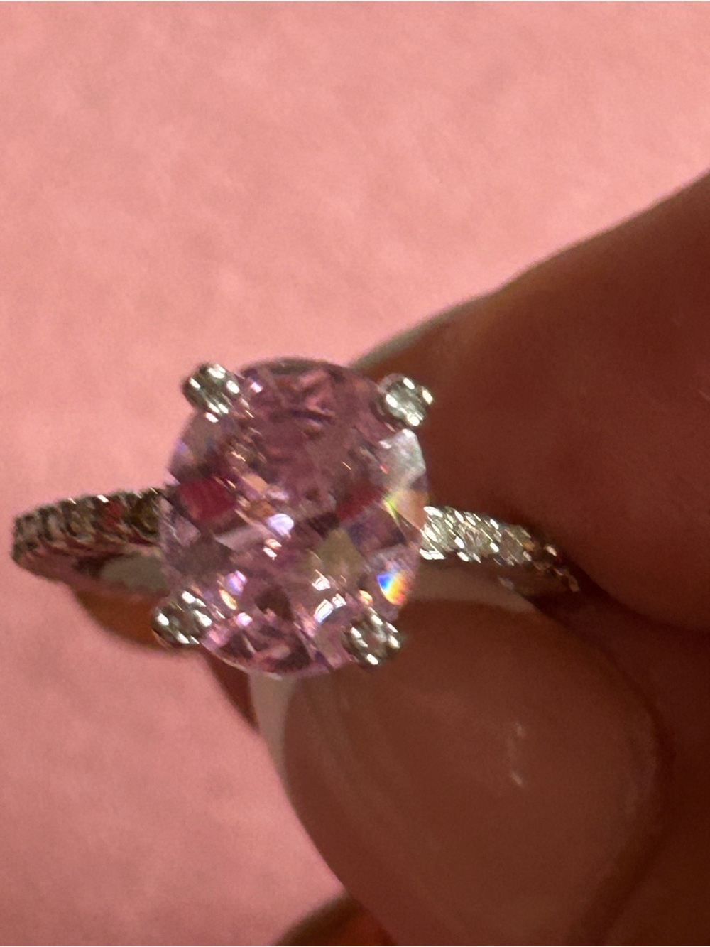 Women’s Vintage Ring. Beautiful Pink Crystal with Unique Silver Tone Band.Size 7